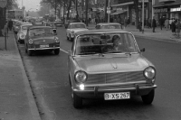 Fahrzeuge / Autos auf einer Straße in Westberlin, 1960er Jahre