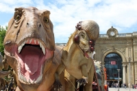 Dinosaurier vor dem Magdeburger Hauptbahnhof