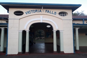 Von Victoria Falls nach Bulowayo