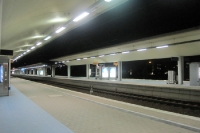 Wolfsburg Hauptbahnhof (Niedersachsen) am Abend