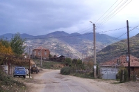 romantische Berglandschaft in der bulgarischen Ortschaft Petrovo