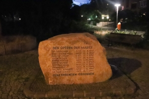 Gedenkstein in der Bernauer Straße
