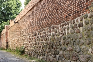 alte Stadtmauer in Rostock