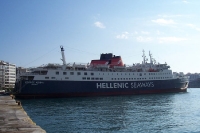 Passagierschiffe im Hafen von Piräus bei Athen
