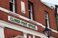 Das Clones Post Office in Irland
