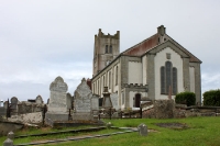 Kirche und Friedhof in Ballyshannon im irischen County Donegal