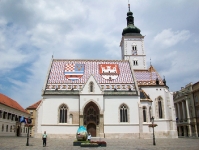 kroatisches Wappen auf Kirche in Zagreb