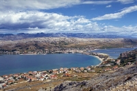 Blick auf die kroatische Adria-Insel Pag
