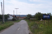 Ortseingang von Korbovo, Republik Serbien