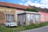Trabant in einer serbischen Ortschaft