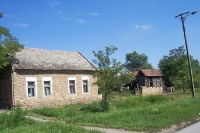alte Wohnhäuser in einer Ortschaft in der serbischen Vojvodina