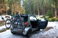 Unterwegs mit dem Smart und dem Mountainbike in Tschechien, der letzte Schnee liegt noch
