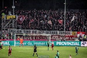 FCK-Fans präsentieren SCP-Banner