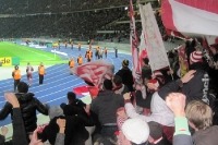 Fans des 1. FC Kaiserslautern bei Hertha BSC im Berliner Olympiastadion, DFB-Pokal-Achtelfinale 2011