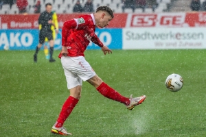 Sandro Plechaty Rot-Weiss Essen vs. 1. FC Köln U21 Spielfotos 01-04-2022