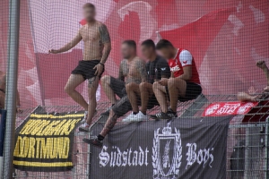 Zaunfahne Hooligans Dortmund Südstadt Boys