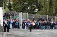 Magdeburger Fans auf dem Weg zum Gästeblock des JSP