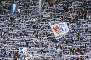 Magdeburger feiern das 2:0 gegen Rostock