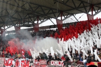 weißer und roter Rauch im Block von Fortuna Düsseldorf