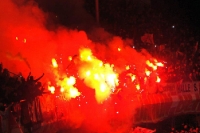 Pyrotechnik im Union Block beim Berliner Derby