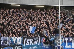 Fans und Ultras Arminia Bielefeld in Duisburg