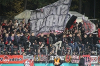 LEV Fans Ultras in Köln mit Banner auf dem Zaun