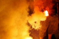 Pyrotechnik am Vereinsheim des BFC - nach dem Pokalsieg