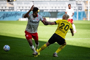 Isaiah Young, Kolbeinn Birgir Finnsson BVB U23 vs. Rot-Weiss Essen Spielfotos 13.08.2022