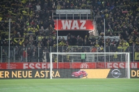 BVB Fans im Stadion Essen Westtribüne