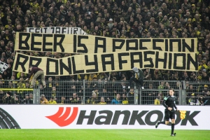 Dortmunder Spruchbänder gegen RB Leipzig