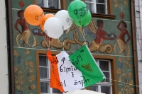 irische Luftballons über dem alten Markt von Poznan