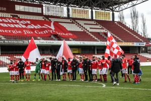 FC Energie Cottbus feiert Sieg gegen BFC