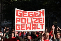 Fandemo 2010 in Berlin: Gegen Polizeigewalt