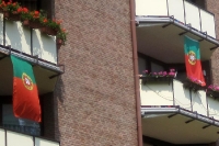 portugiesische Fahnen am Balkon