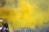 Gelber Rauch im Block der Jena Fans in Magdeburg