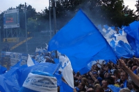 Fahnen und Rauch im Block der Rostocker Fans in Münster