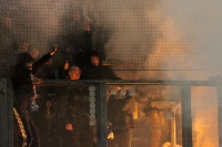 Rostocker verbrennen Zaunfahne von Inferno Duisburg