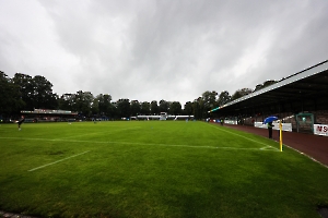 Dunkle Wolken Röntgen-Stadion Remscheid 30.08.2023