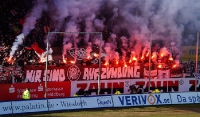 FC St. Pauli mit Pyroshow in Sandhauen