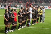 Mannschaft des FC St. Pauli feiert den 2:0-Erfolg beim 1. FC Union Berlin