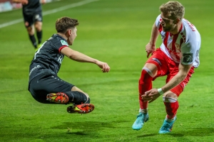 Foul an Sandro Plechaty SC Fortuna Köln vs. Rot-Weiss Essen Spielfotos 16-03-2022