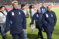 Berti Vogts (Nationaltrainer), Uli Stein (Torwarttrainer) mit der Nationalmannschaft Aserbaidschans