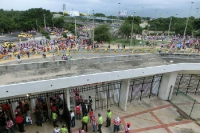 Fans am Estadio Metropolitano Roberto Meléndez