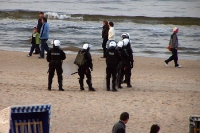 Polnische Polizei am Ostseestrand bei Swinoujscie