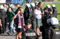 Polnische Polizei fotografiert Gesichter und Ausweise der Gästefans