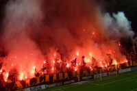 Pyrotechnik bei Djugarden IF gegen AIK Solna