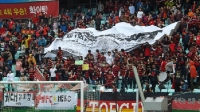 Jeonbuk Motors vs. Pohang Steelers im Jeonju World Cup Stadium