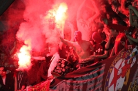 Ultras des AC Sparta Praha zünden Pyrotechnik