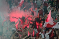 nonstop Pyrotechnik beim Derby Slavia Praha gegen Sparta Praha