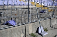 Herausgerissene Sitzschalen im Szusza Ferenc Stadion